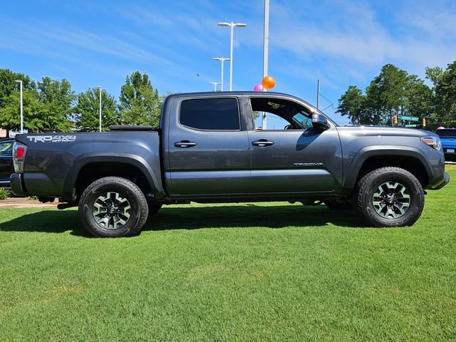 Used 2020 Toyota Tacoma TRD Off-Road w/ Technology Package image 13