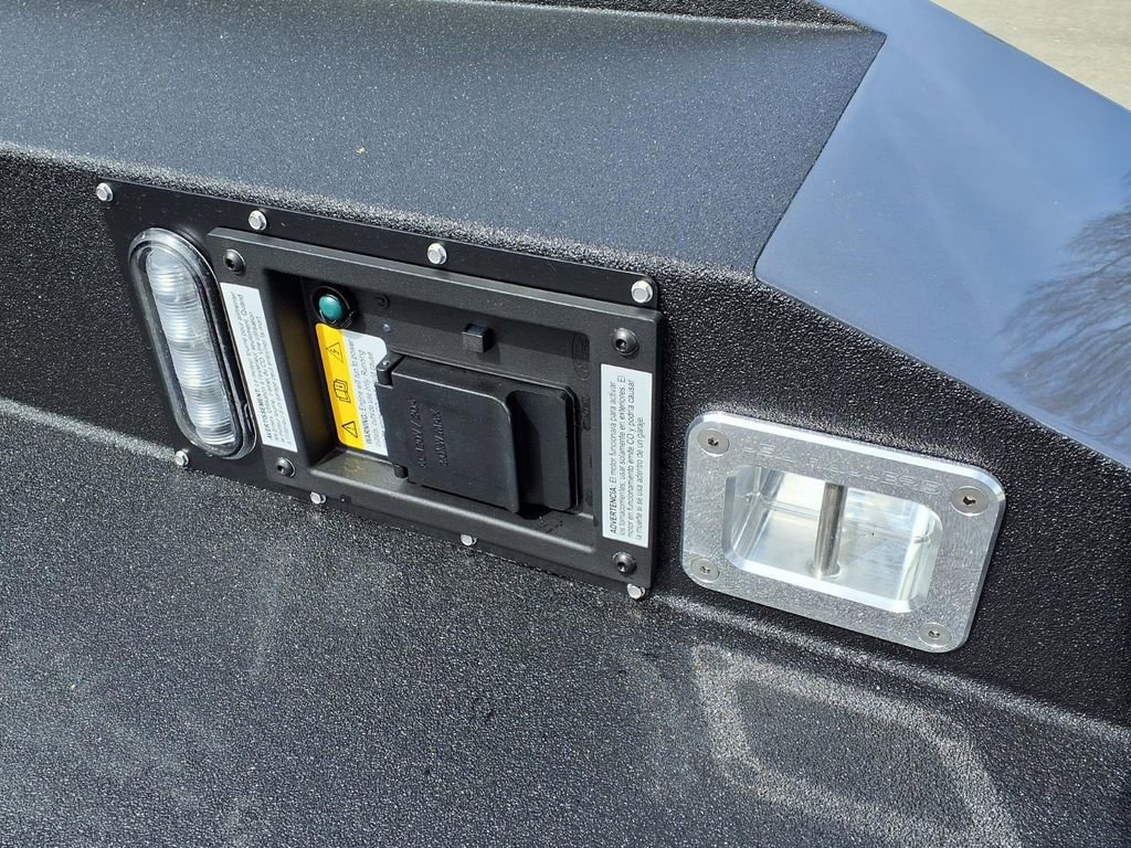 New 2025 Ford F450 Lariat w/ Lariat Ultimate Package image 7