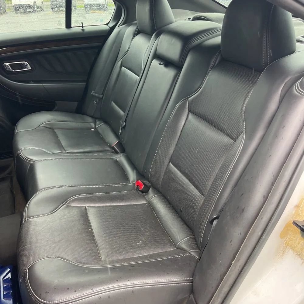 Used 2013 Ford Taurus Limited AWD/4WD image 23
