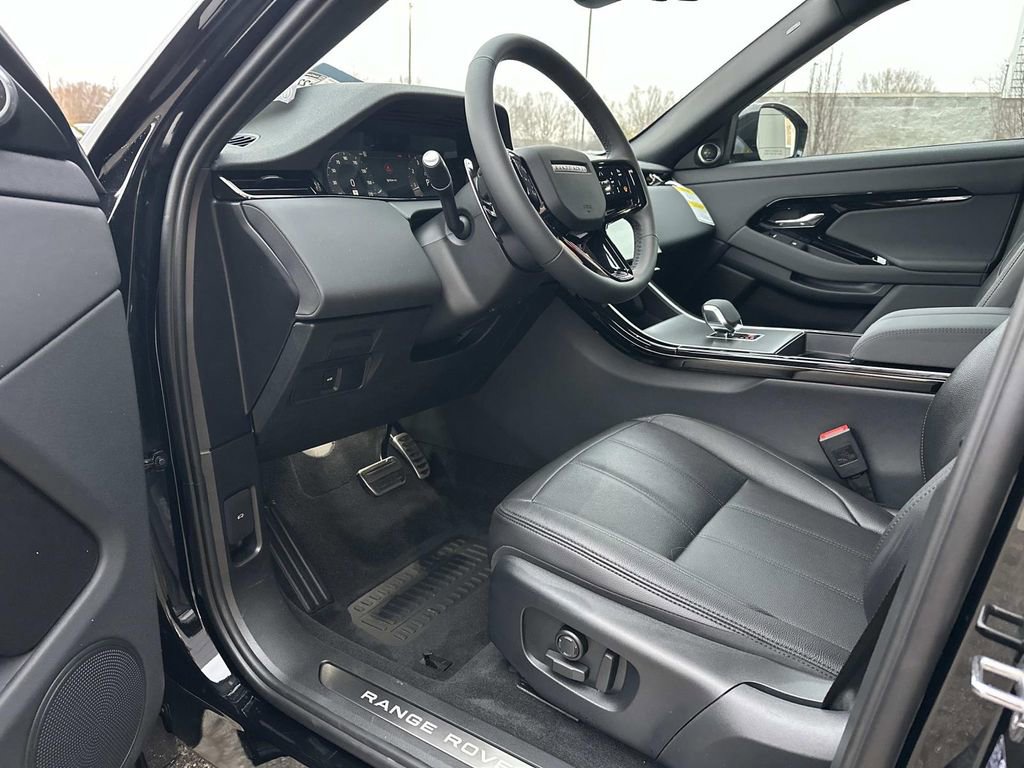 New 2026 Land Rover Range Rover Evoque Dynamic SE image 11