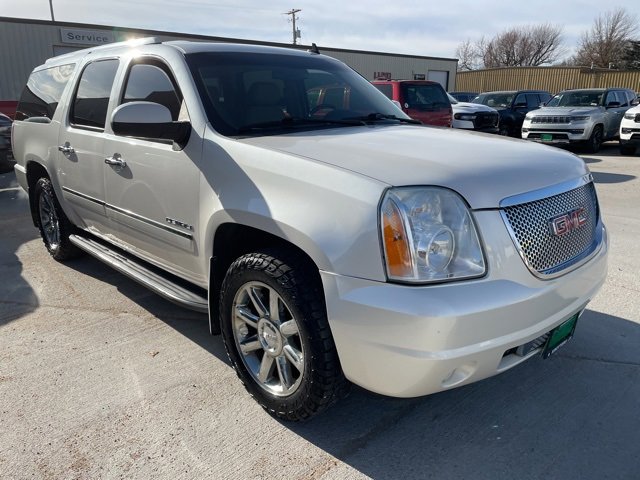 Used 2012 GMC Yukon XL Denali image 3