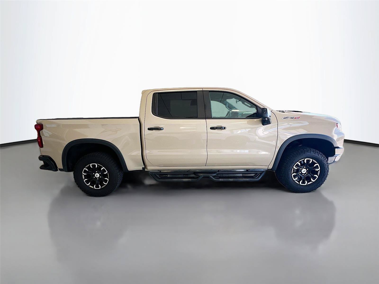 Used 2022 Chevrolet Silverado 1500 ZR2 w/ Technology Package AWD/4WD image 16