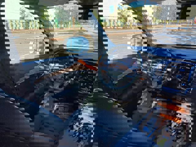 New 2025 Volvo XC90 T8 Core w/ Climate Package image 25