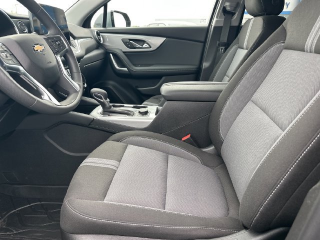 New 2026 Chevrolet Blazer LT w/ LPO, Floor Liner Package FWD image 9