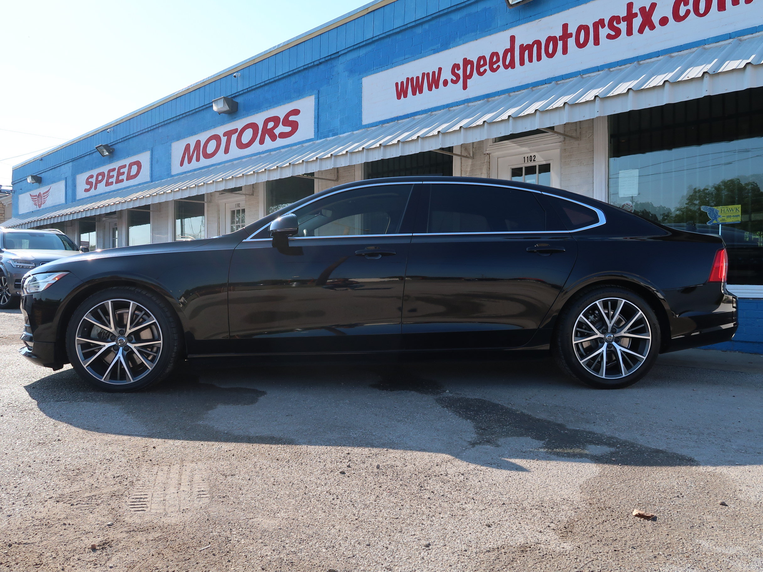 Used 2018 Volvo S90 T6 Momentum AWD/4WD image 3