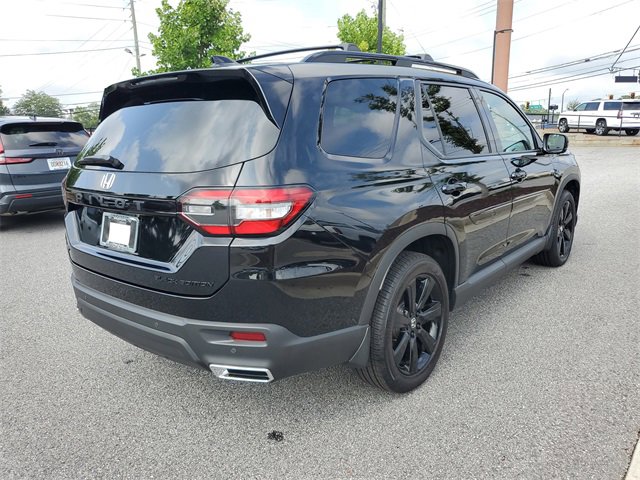 Certified 2025 Honda Pilot Black Edition image 4