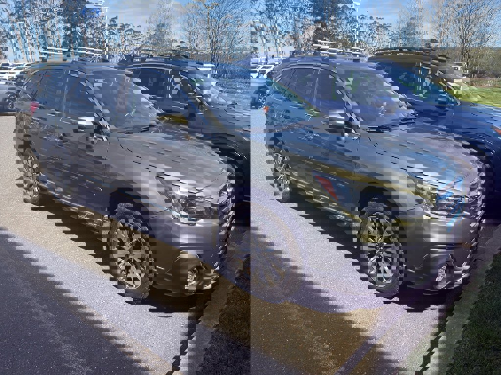 Used 2019 Subaru Outback 2.5i Touring w/ Popular Package #3A image 2