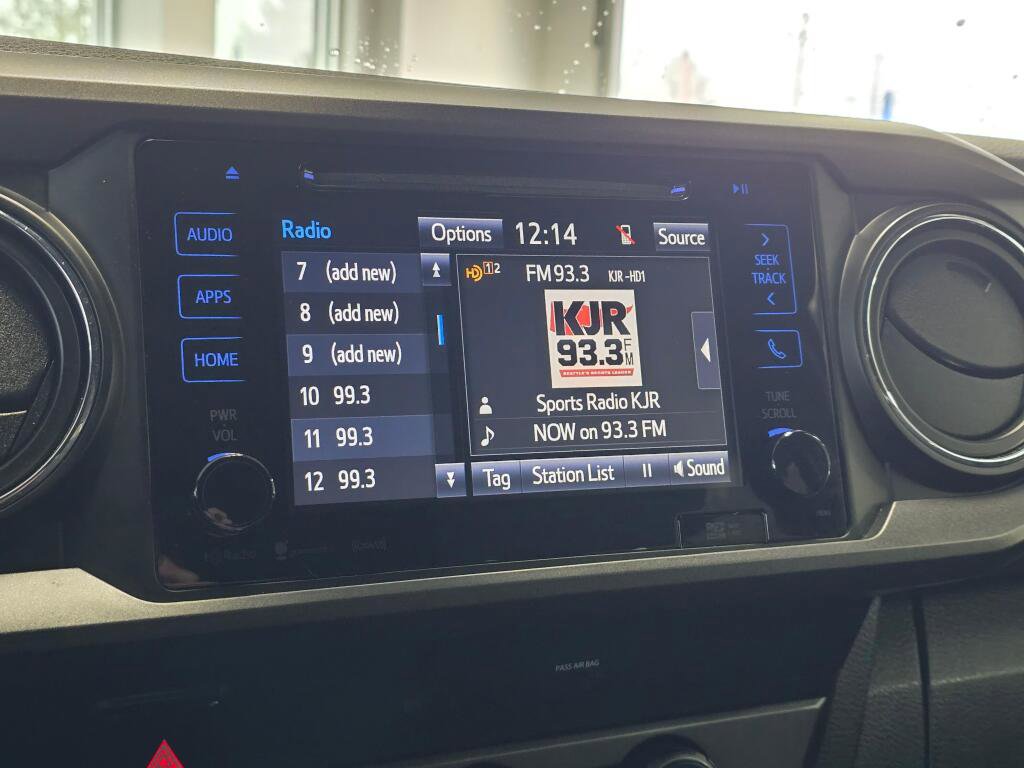 Used 2019 Toyota Tacoma TRD Sport image 21