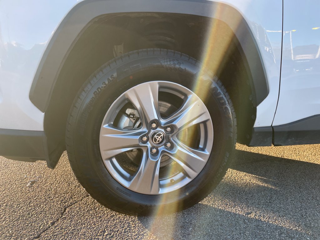 Used 2025 Toyota RAV4 XLE AWD/4WD image 9