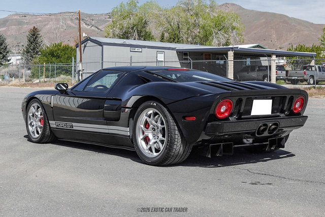 Used 2005 Ford GT RWD image 6