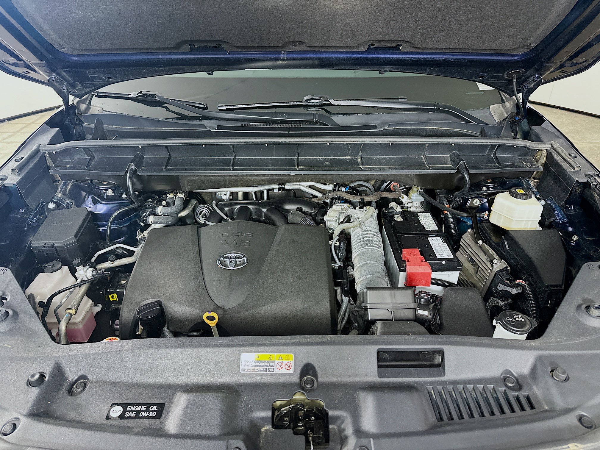 Used 2022 Toyota Highlander LE FWD image 34