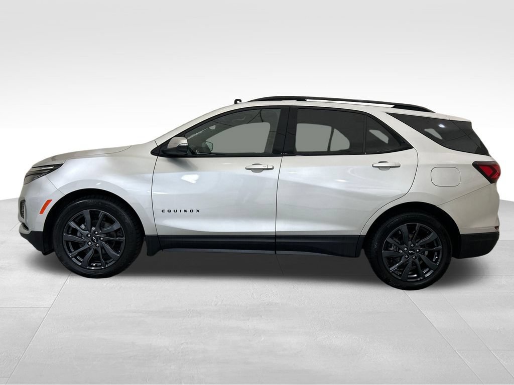 Used 2022 Chevrolet Equinox RS w/ RS Leather Package FWD image 2