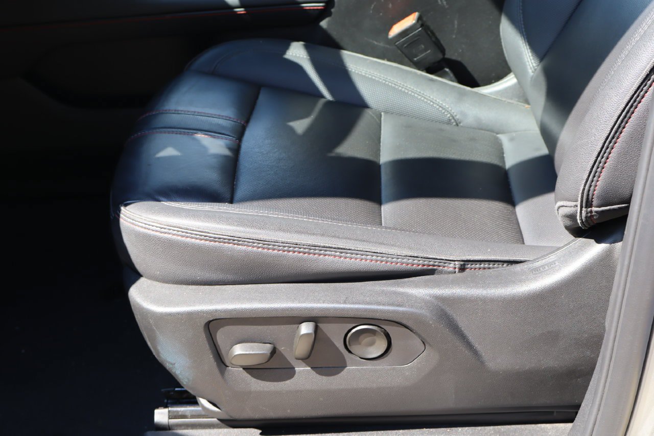 Used 2024 Chevrolet Suburban RST RWD image 15