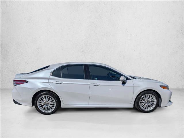 Used 2018 Toyota Camry XLE FWD image 4
