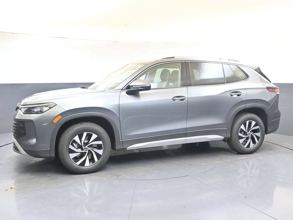 Used 2026 Volkswagen Tiguan S AWD/4WD image 2
