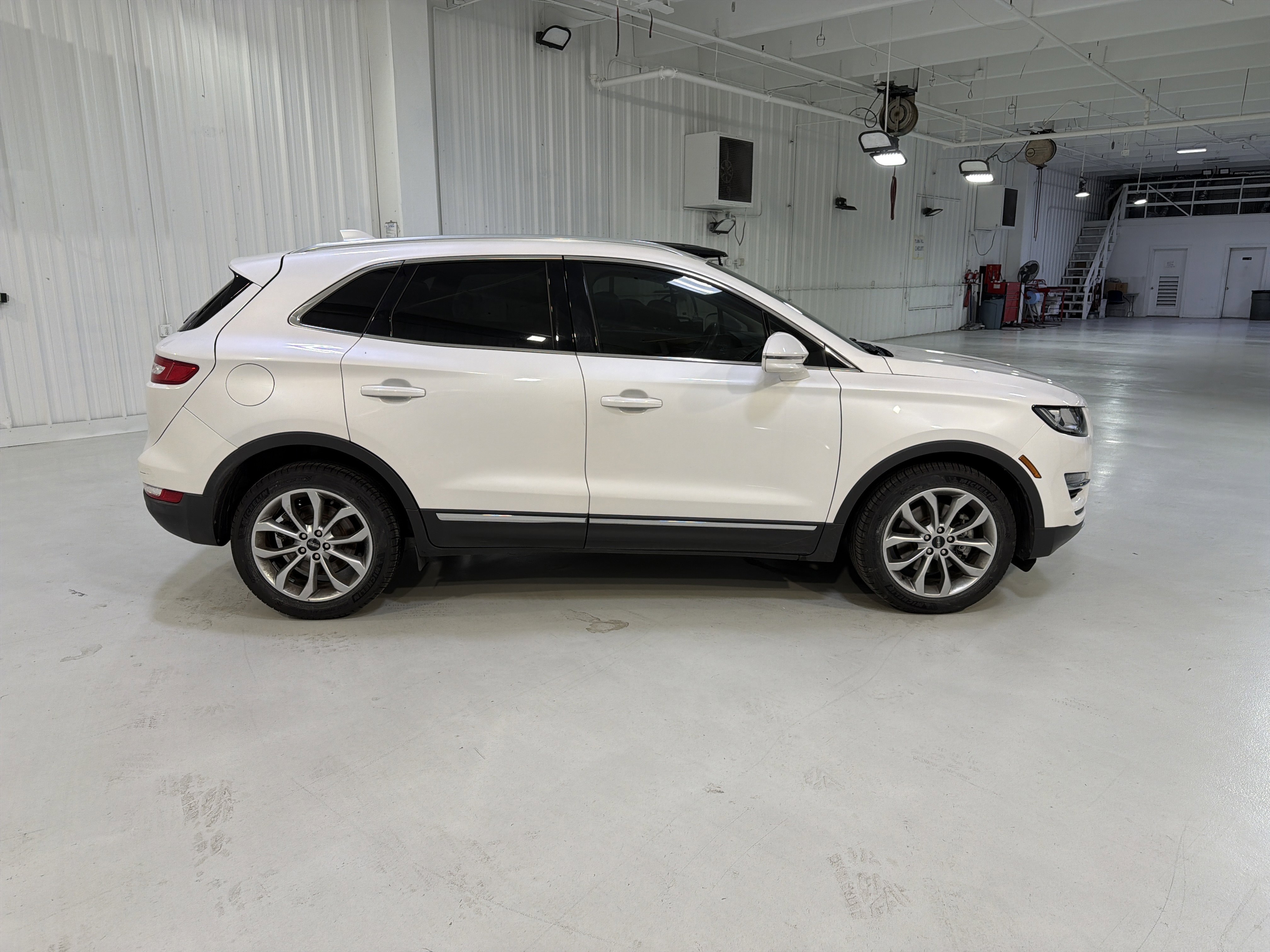 Used 2019 Lincoln MKC Select w/ Select Plus Package FWD image 6