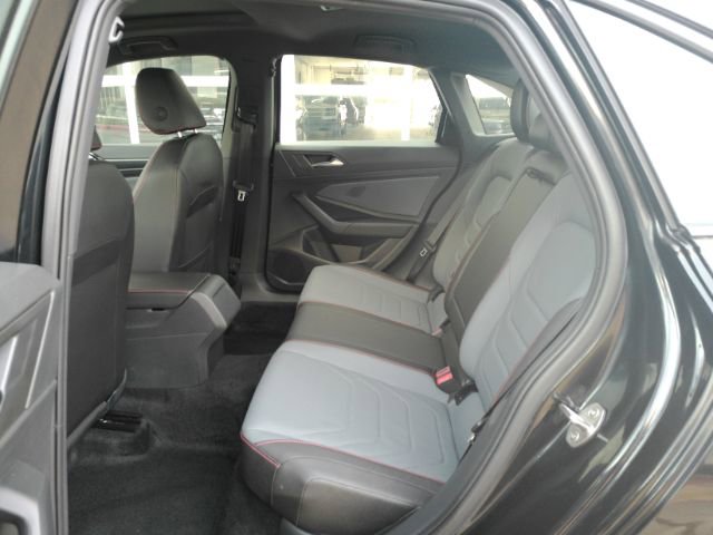 Used 2025 Volkswagen Jetta GLI Autobahn FWD image 20