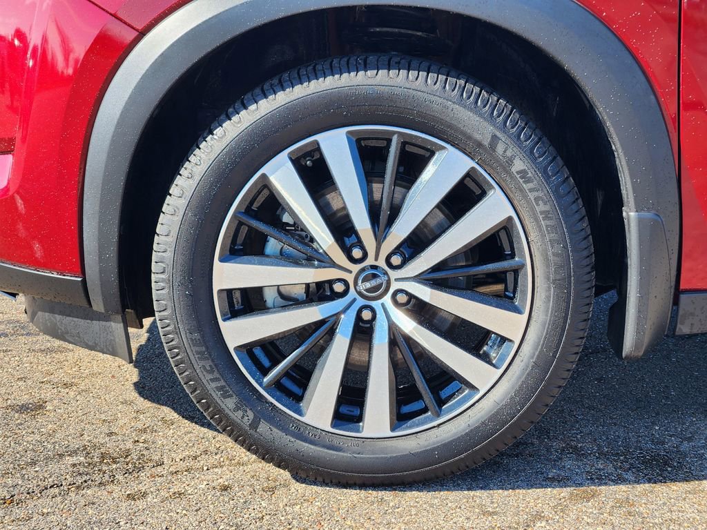 Used 2023 Nissan Pathfinder Platinum w/ Cargo Package image 9