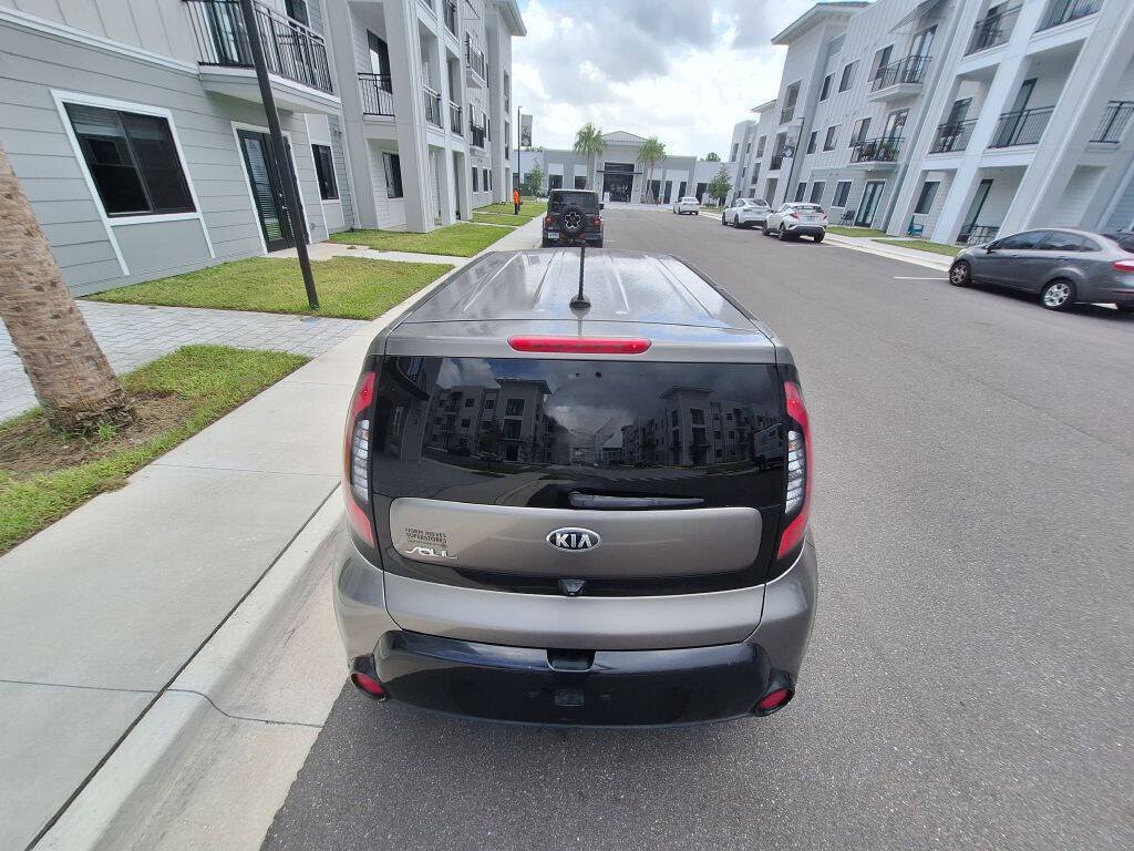 Used 2016 Kia Soul + FWD image 8