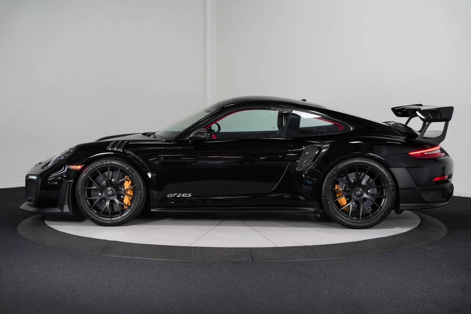 Used 2019 Porsche 911 GT2 RS RWD image 8