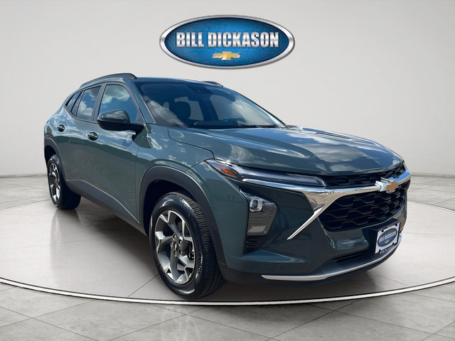 Used 2025 Chevrolet Trax LT FWD image 1