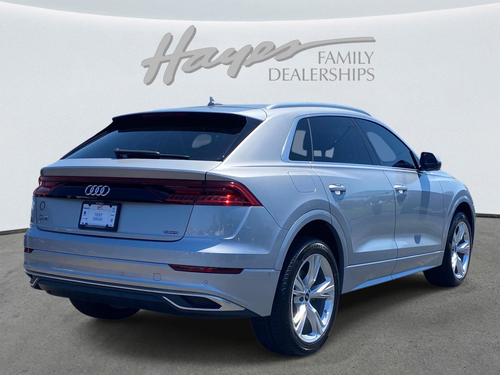 Used 2022 Audi Q8 Premium AWD/4WD image 3