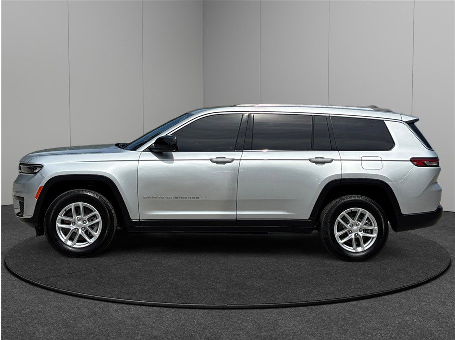 Used 2024 Jeep Grand Cherokee L Laredo image 5