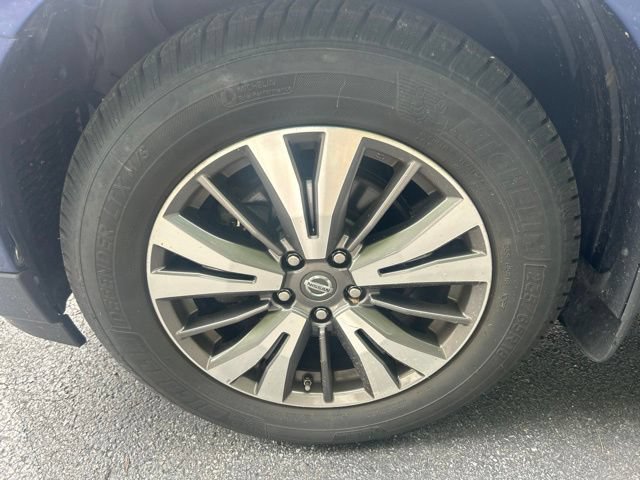 Used 2017 Nissan Pathfinder S AWD/4WD image 10