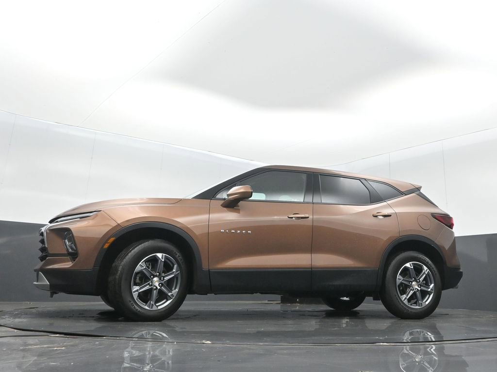 Used 2023 Chevrolet Blazer LT w/ Driver Confidence Package AWD/4WD image 32