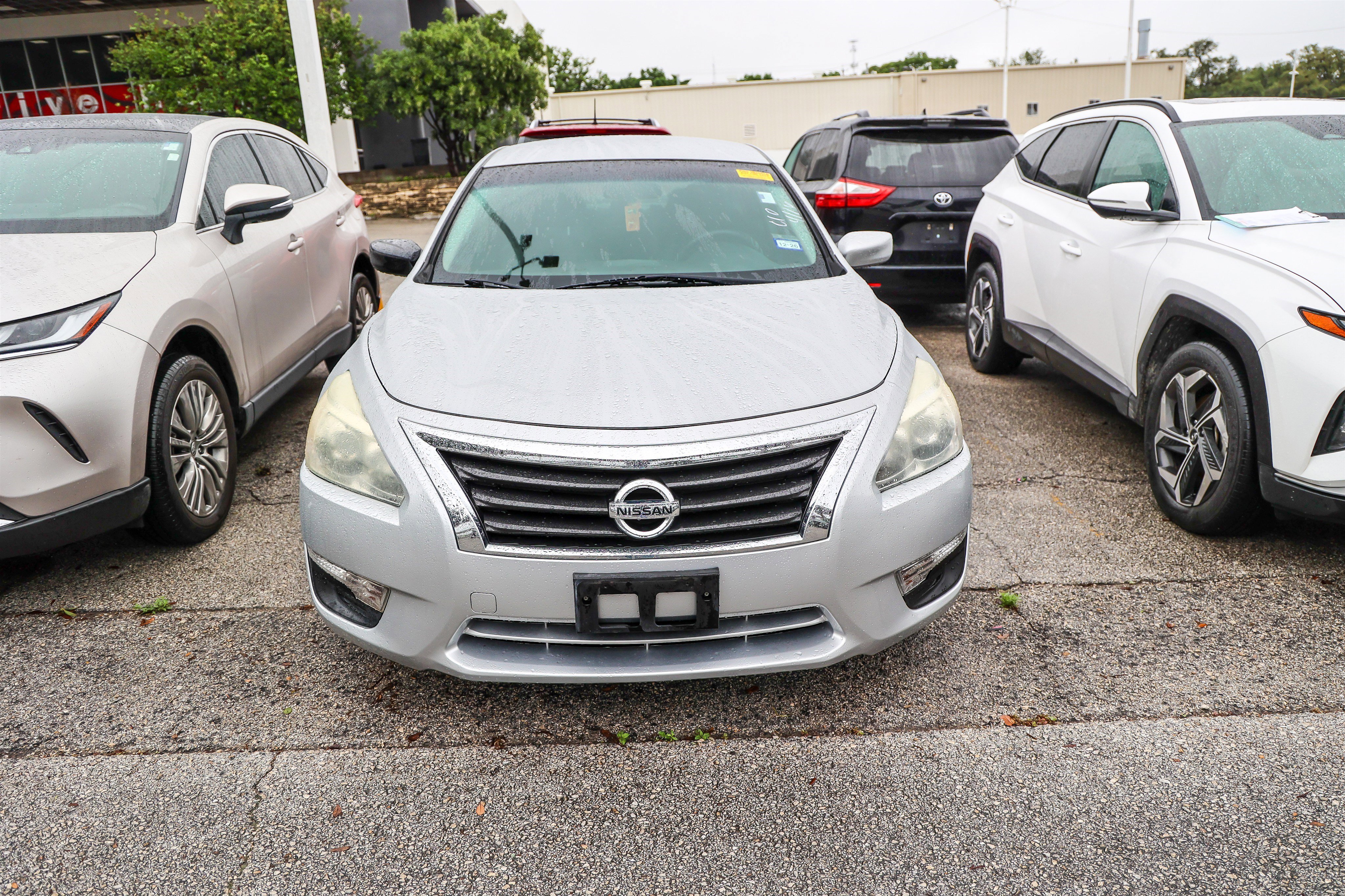 Used 2015 Nissan Altima 2.5 S w/ Sport Value Package image 4
