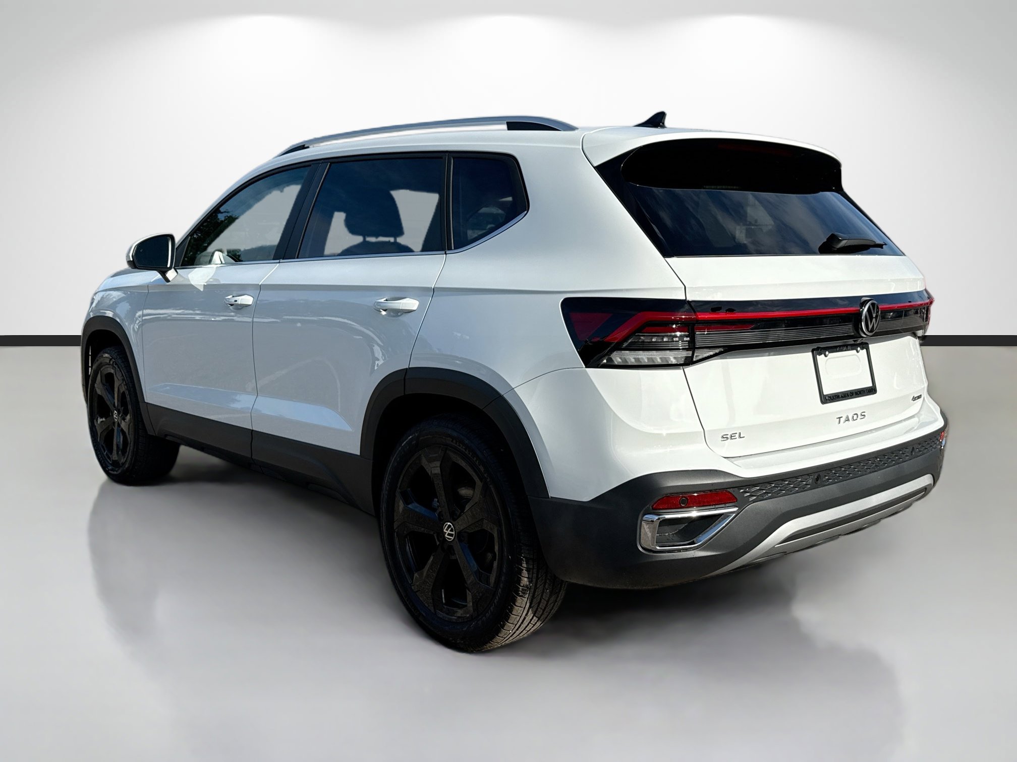 New 2026 Volkswagen Taos SEL AWD/4WD image 5