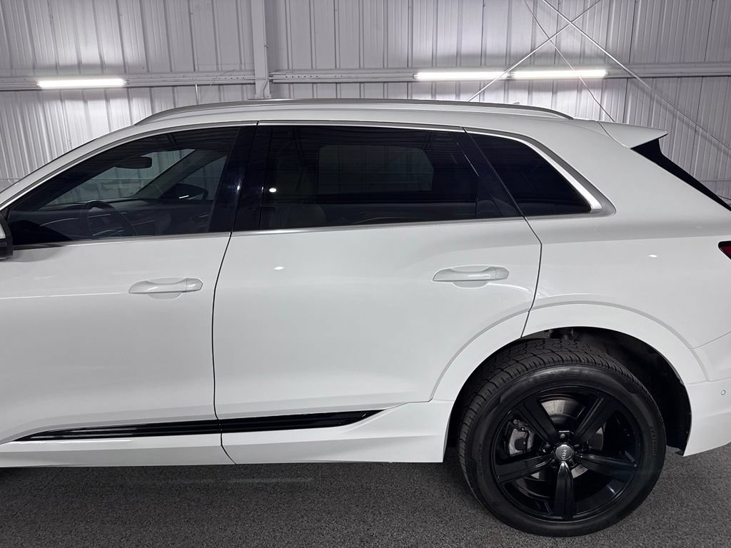 Used 2019 Audi e-tron Premium Plus w/ Cold Weather Package AWD/4WD image 18