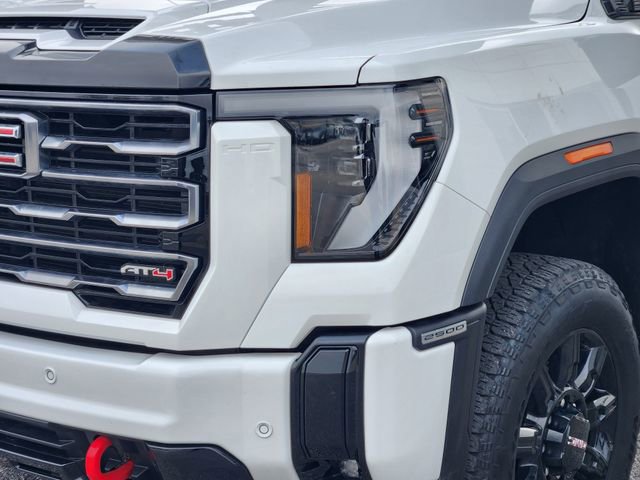 Used 2025 GMC Sierra 2500 AT4 w/ Technology Package AWD/4WD image 7