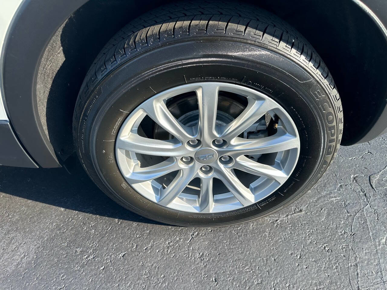 Used 2020 Cadillac XT4 Luxury w/ Cold Weather Package image 12