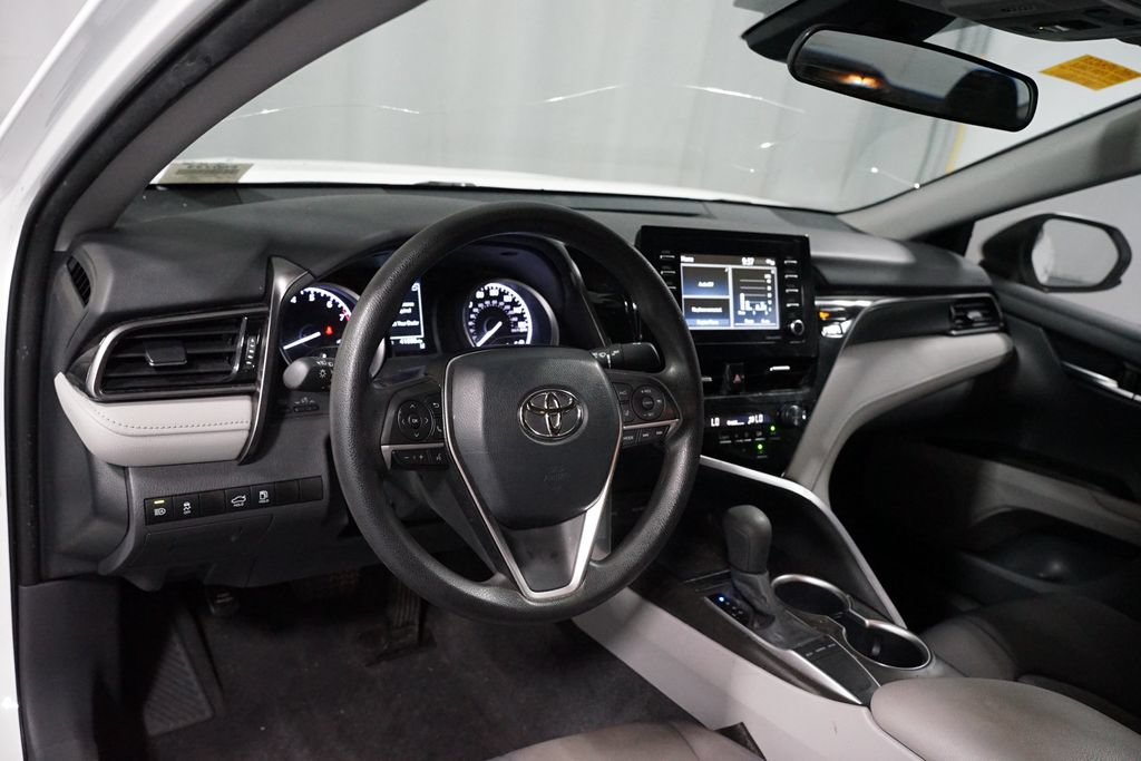Used 2022 Toyota Camry LE FWD image 7