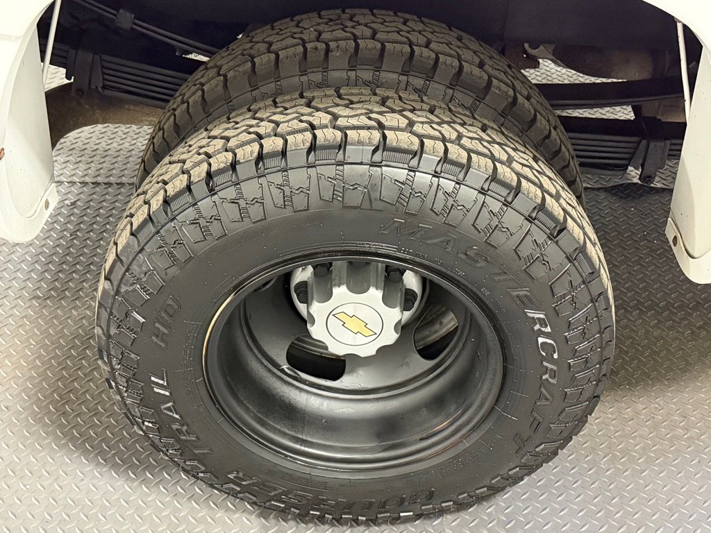 Used 2004 Chevrolet Silverado 3500 4x4 Extended Cab w/ Skid Plate Package image 18