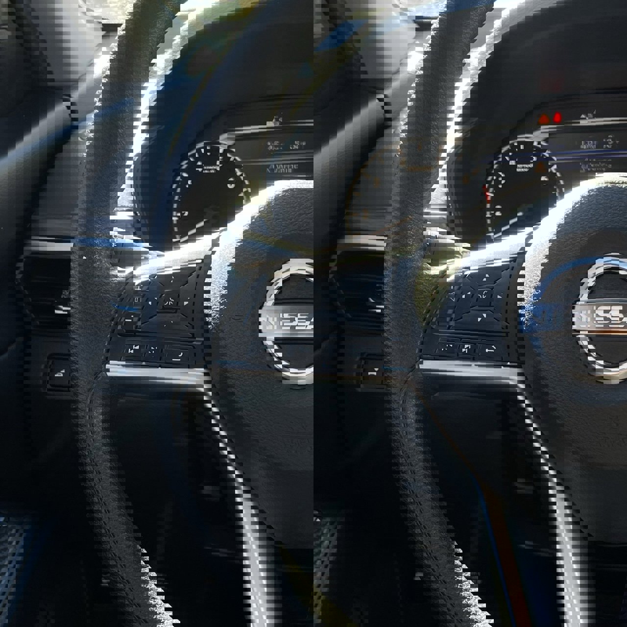 Used 2024 Nissan Altima 2.5 SV image 13