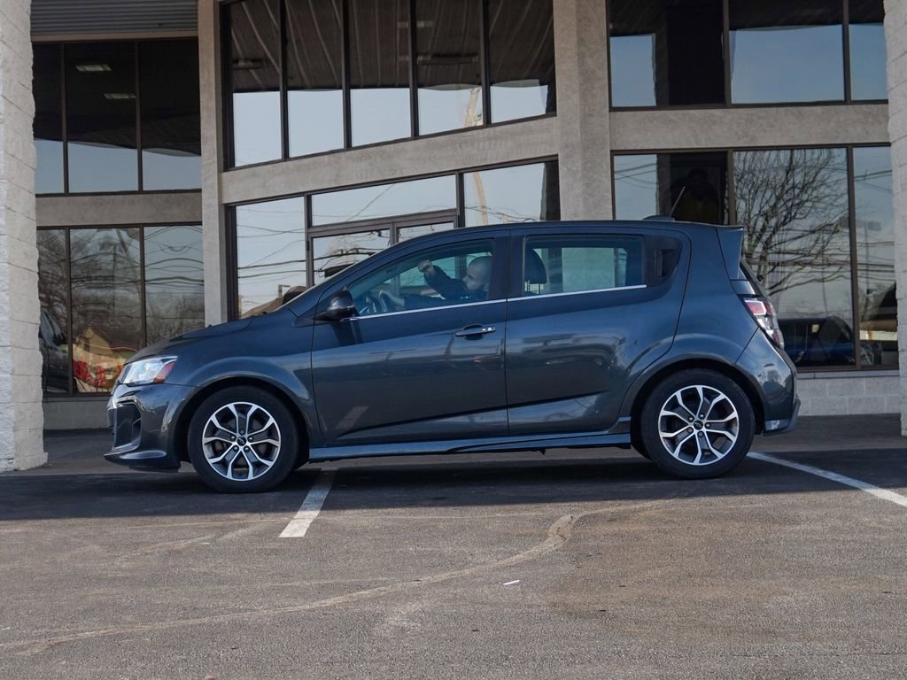Used 2018 Chevrolet Sonic LT w/ Convenience Package FWD image 5