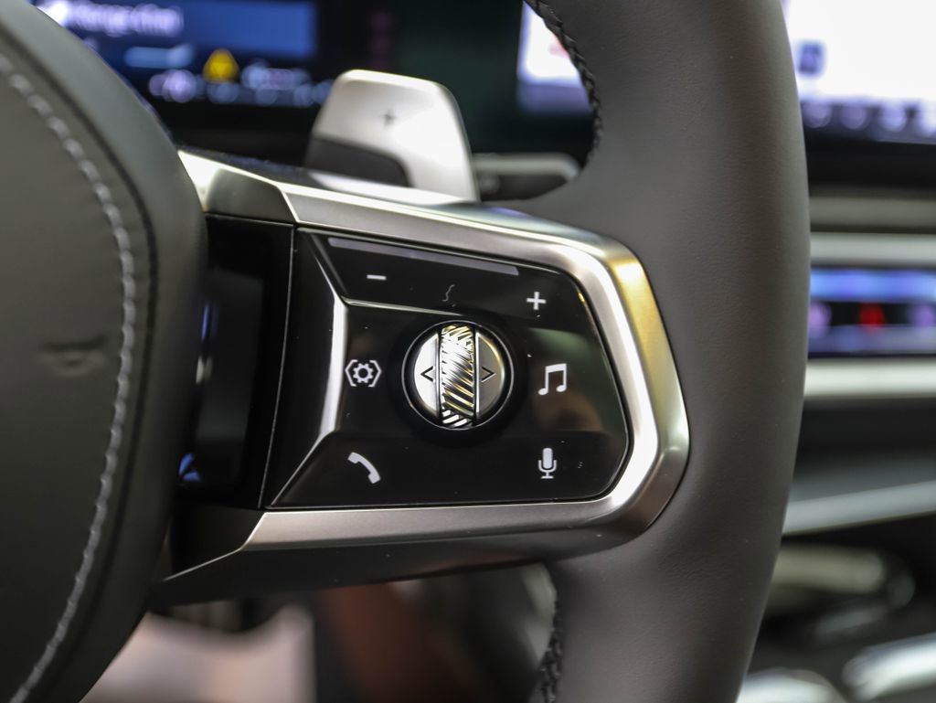 New 2026 BMW 750e xDrive image 14