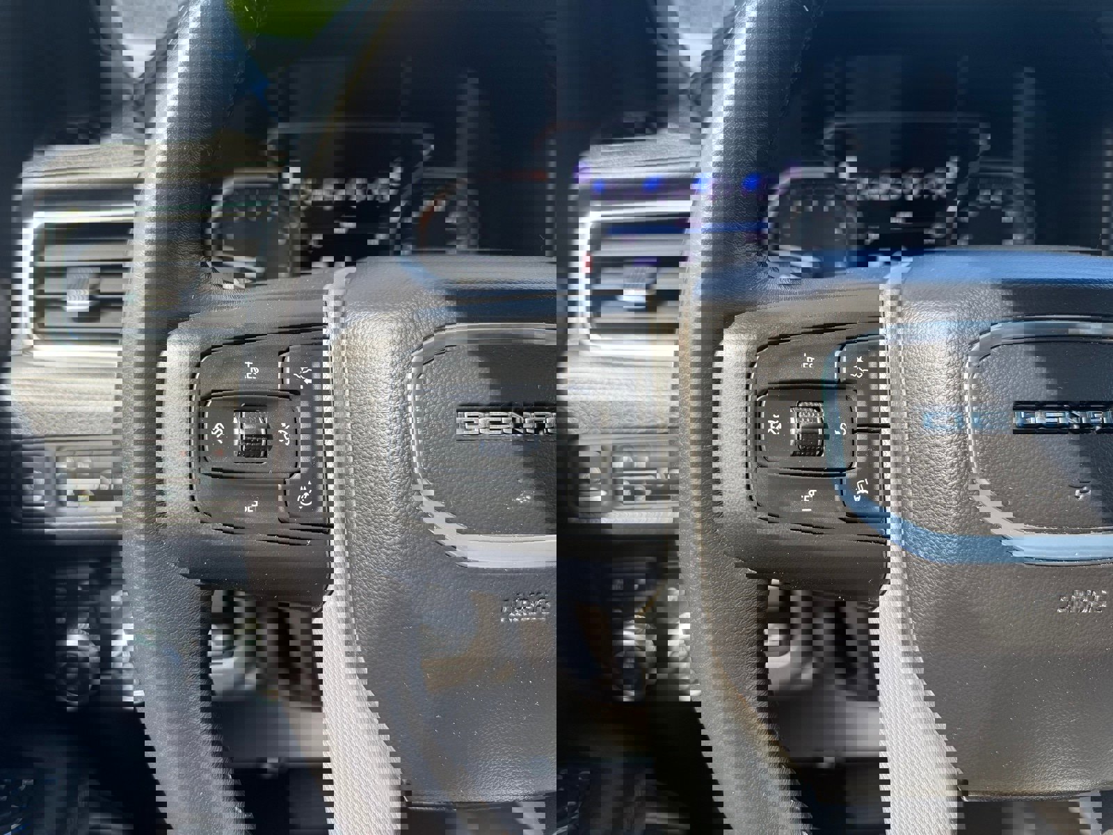 Used 2021 GMC Yukon XL Denali w/ Denali Ultimate Package image 18