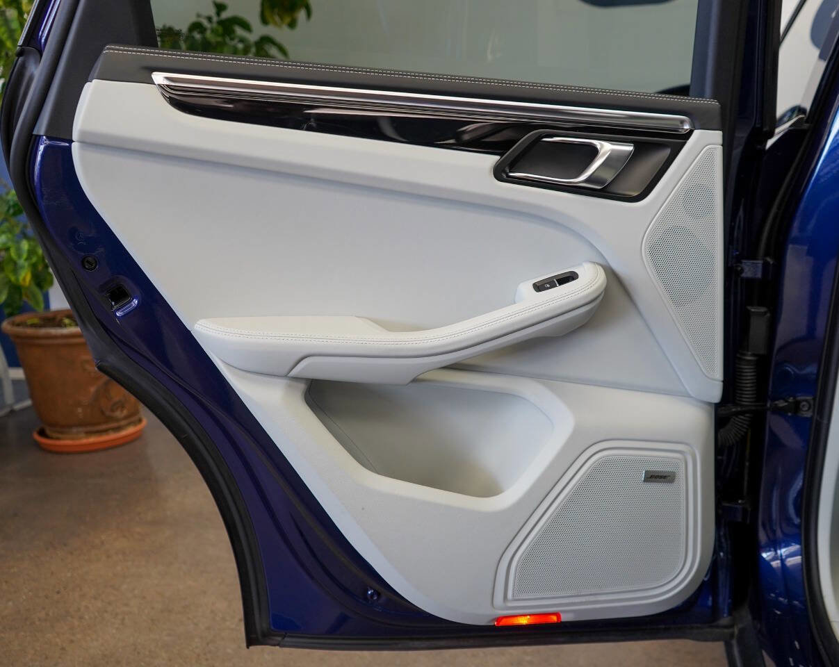 Used 2024 Porsche Macan image 61