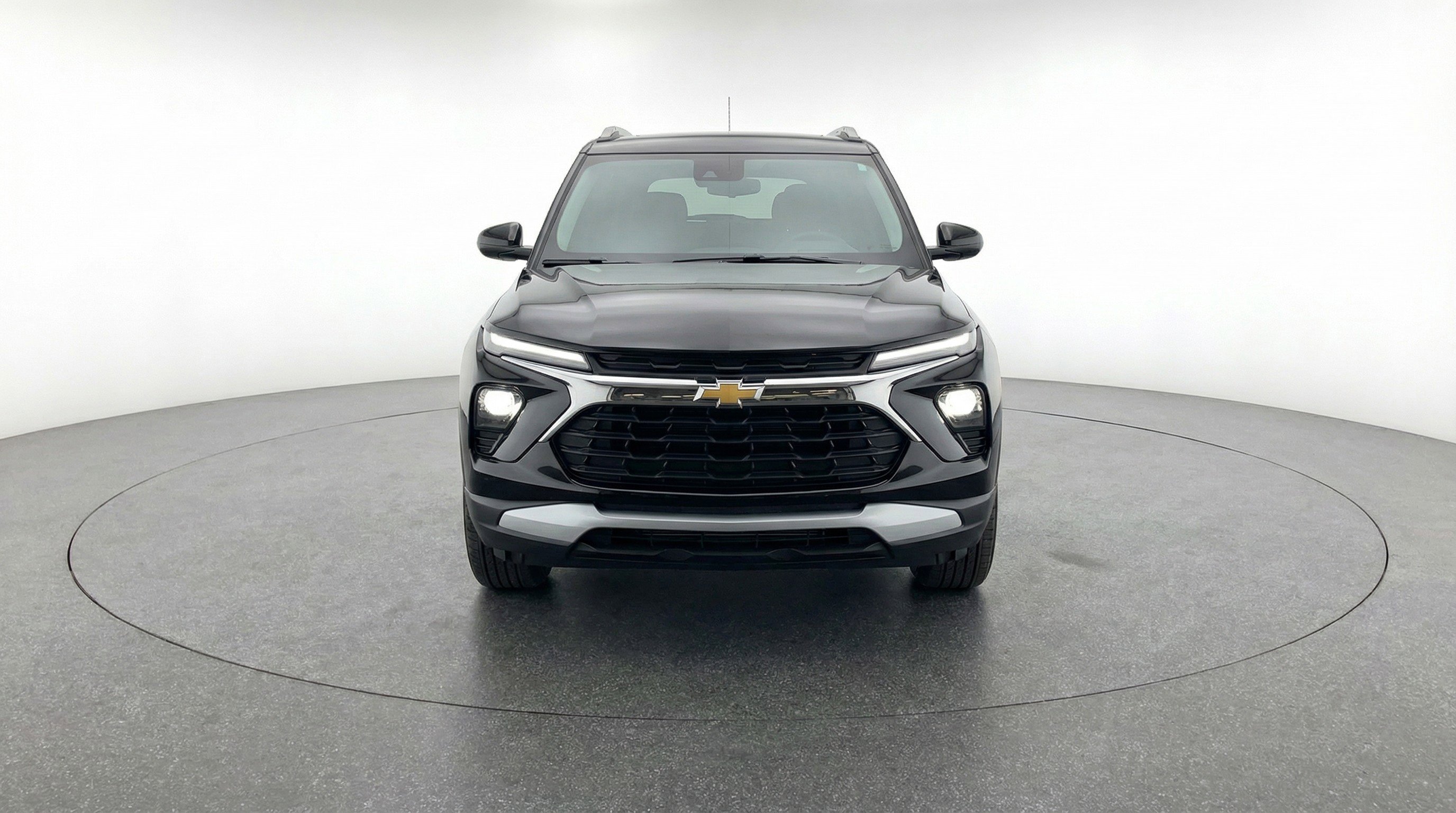 Used 2025 Chevrolet TrailBlazer LT image 2