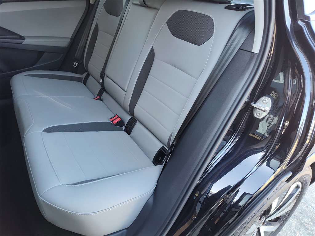 Used 2024 Volkswagen Taos SE image 34