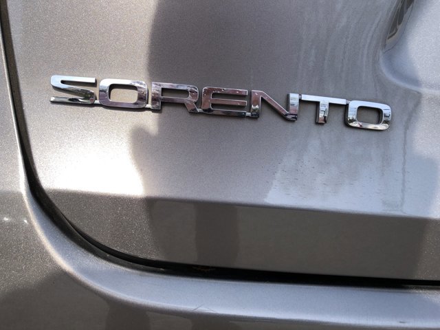 Used 2017 Kia Sorento LX w/ LX Convenience Package image 10