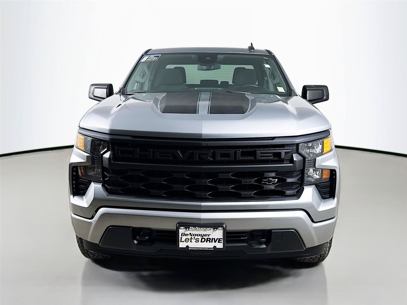 Used 2023 Chevrolet Silverado 1500 Custom w/ Rally Edition AWD/4WD image 4