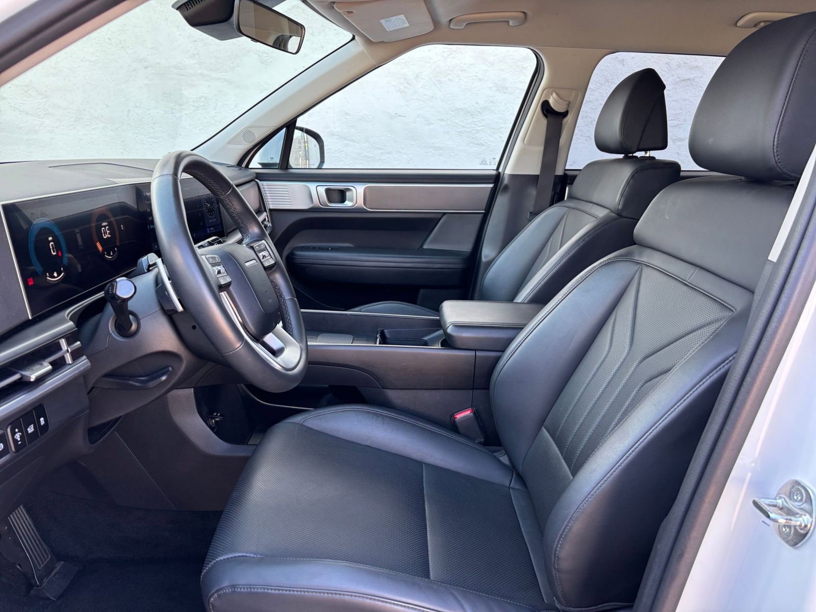 Used 2025 Hyundai Santa Fe SEL AWD/4WD image 29