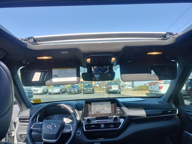 Used 2024 Toyota Highlander XSE image 24