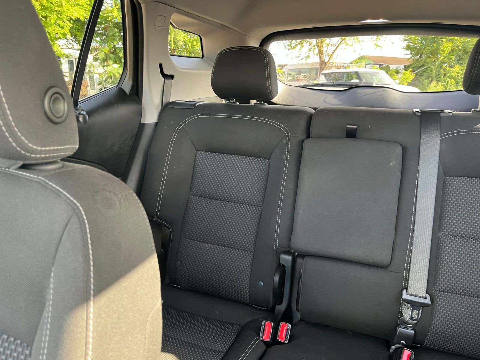 Used 2024 GMC Terrain SLE image 34