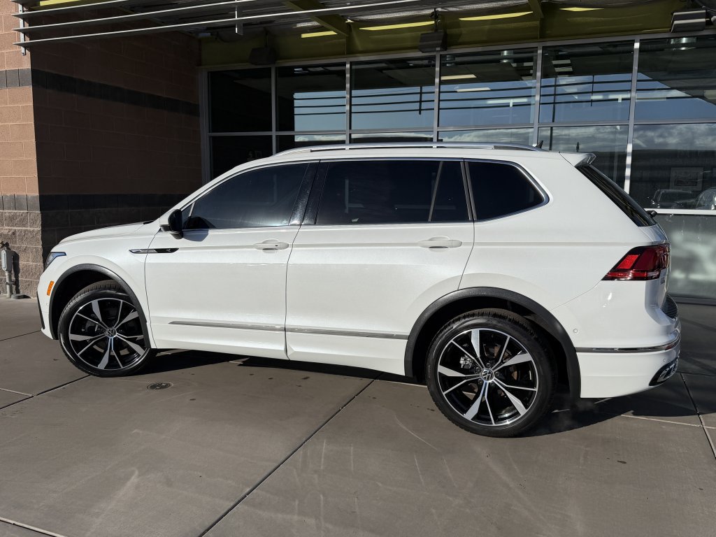 Used 2024 Volkswagen Tiguan SEL R-Line AWD/4WD image 5