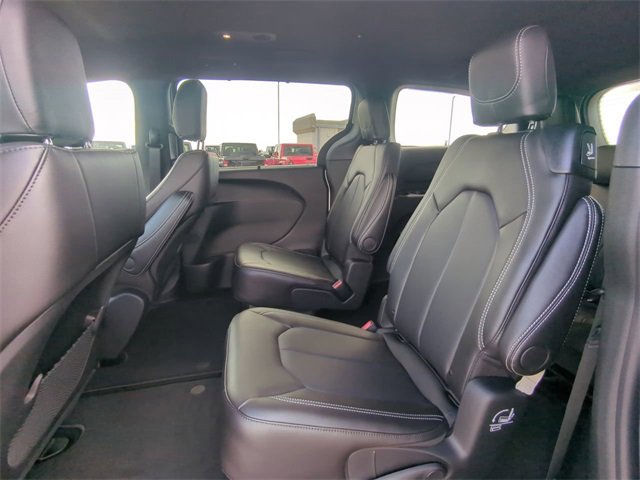 New 2026 Chrysler Voyager LX image 17